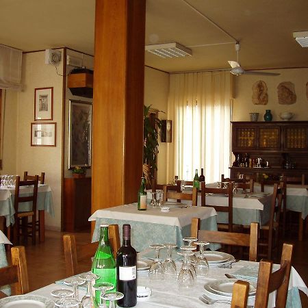 Albergo Ristorante Taverna Dalla "Lisina" Сансеполкро Екстериор снимка