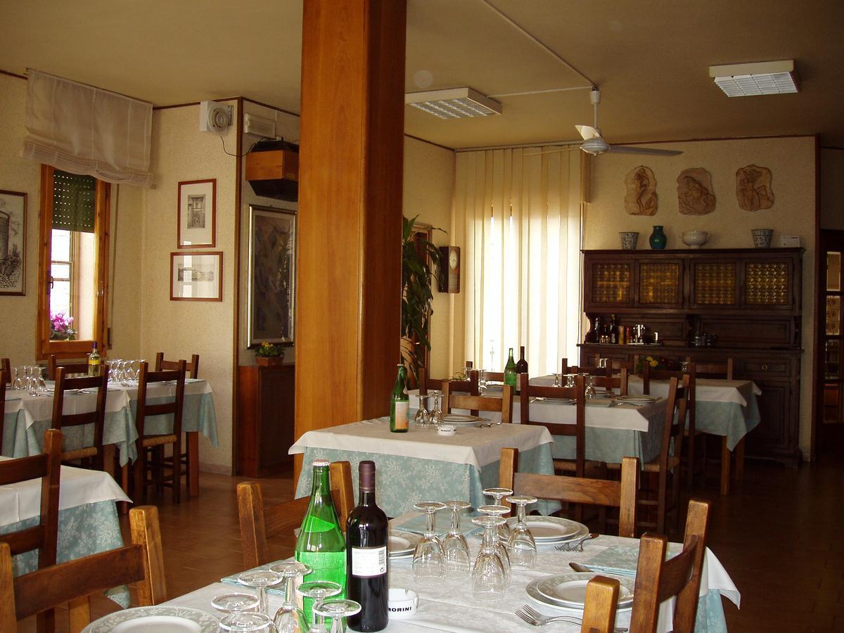 Albergo Ristorante Taverna Dalla "Lisina" Сансеполкро Екстериор снимка