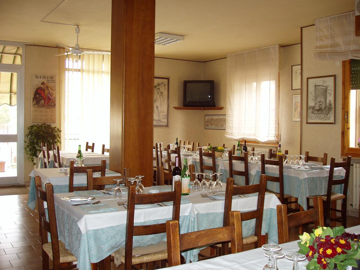 Albergo Ristorante Taverna Dalla "Lisina" Сансеполкро Екстериор снимка