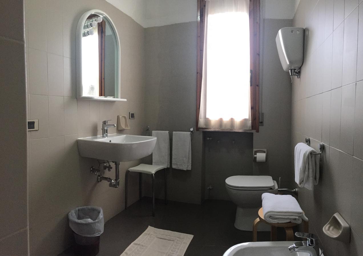 Albergo Ristorante Taverna Dalla "Lisina" Сансеполкро Екстериор снимка