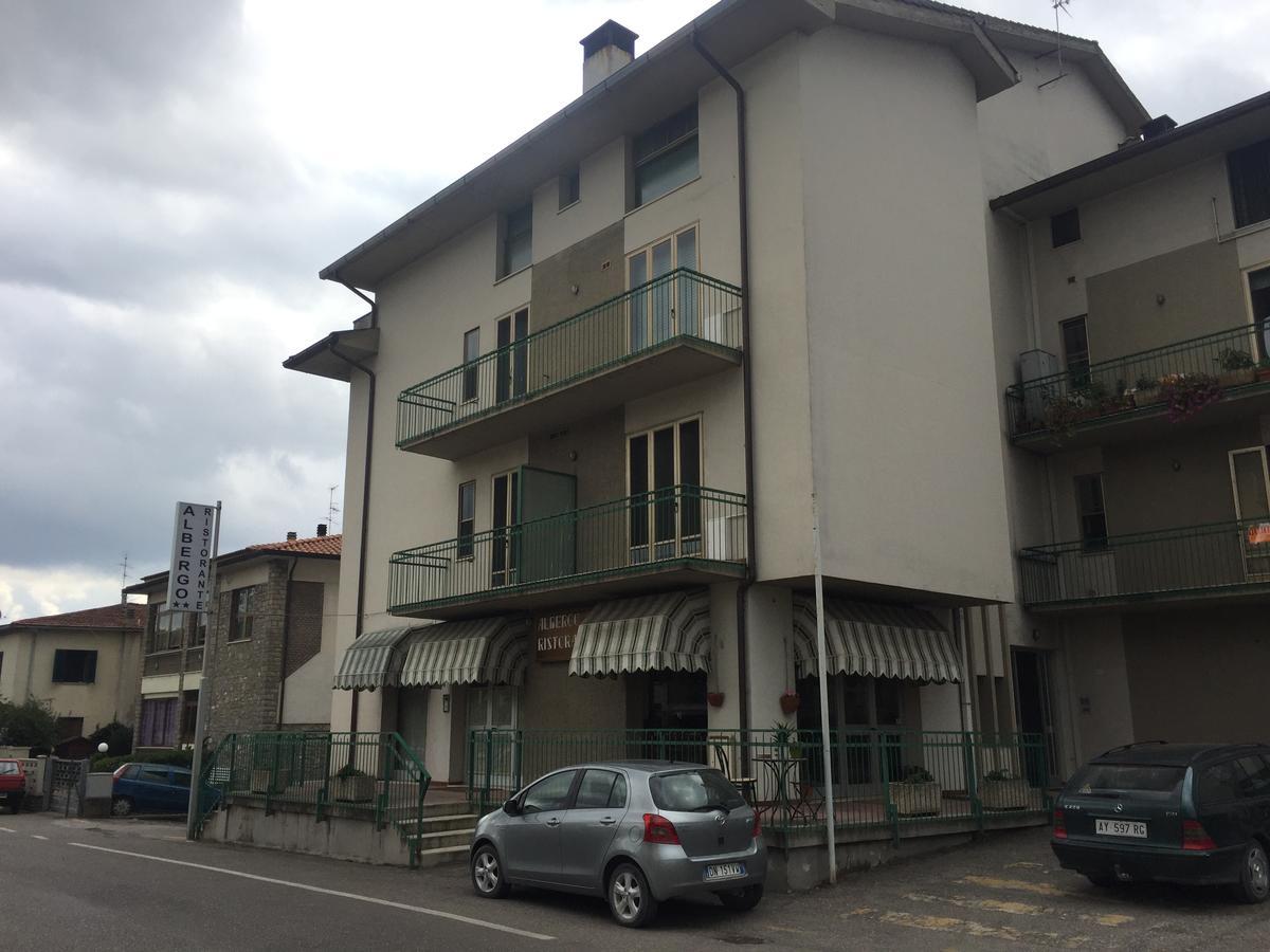 Albergo Ristorante Taverna Dalla "Lisina" Сансеполкро Екстериор снимка