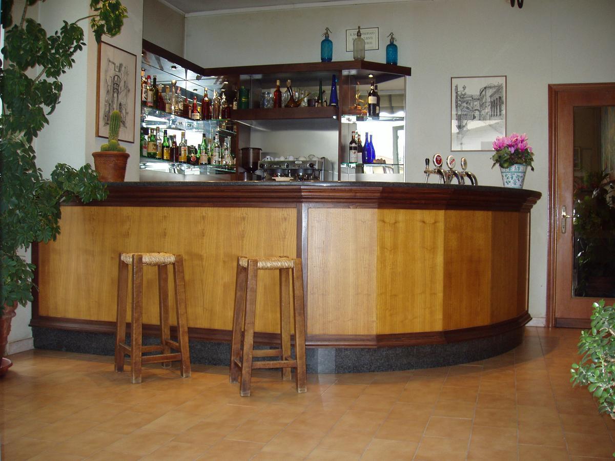 Albergo Ristorante Taverna Dalla "Lisina" Сансеполкро Екстериор снимка