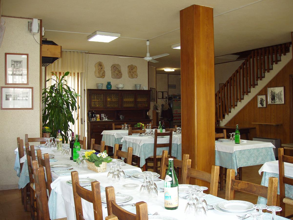 Albergo Ristorante Taverna Dalla "Lisina" Сансеполкро Екстериор снимка